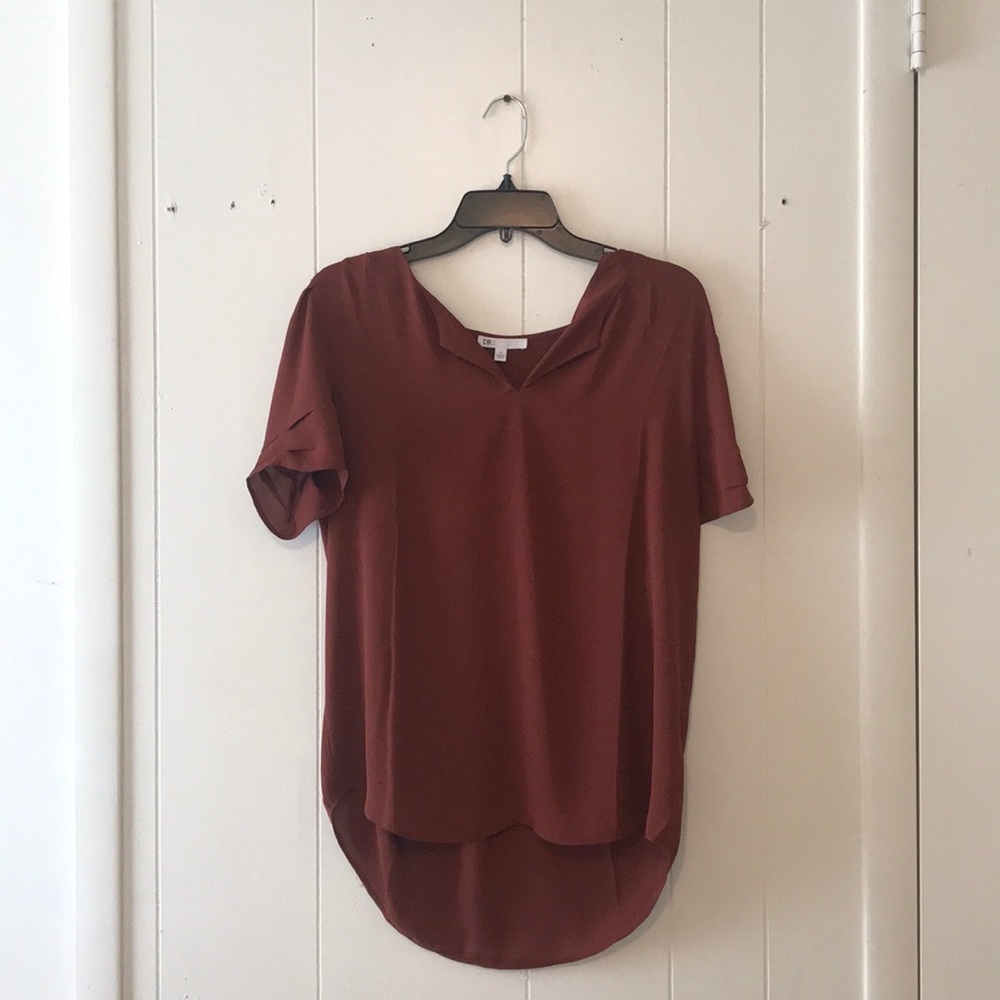 Beautiful polyester blouse! Size M, fits TTS.